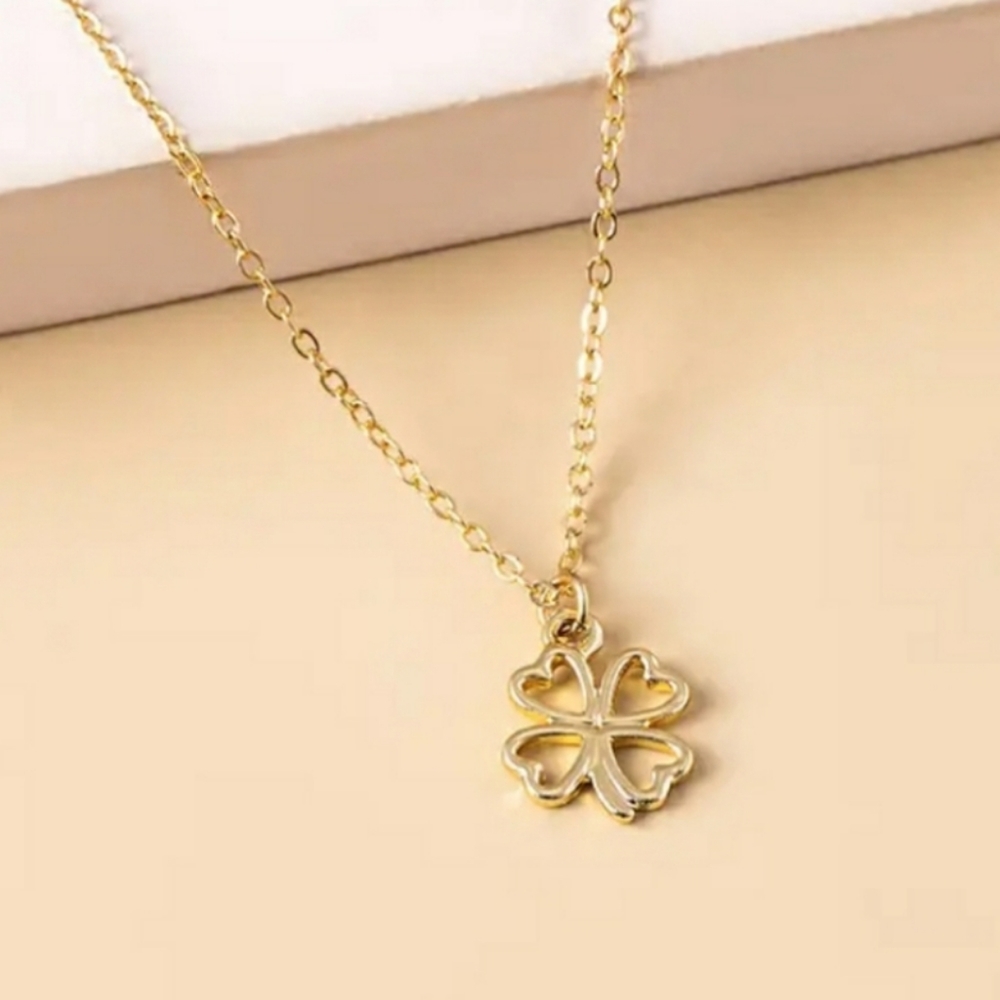 NEW Gold Four Leaf Clover Necklace